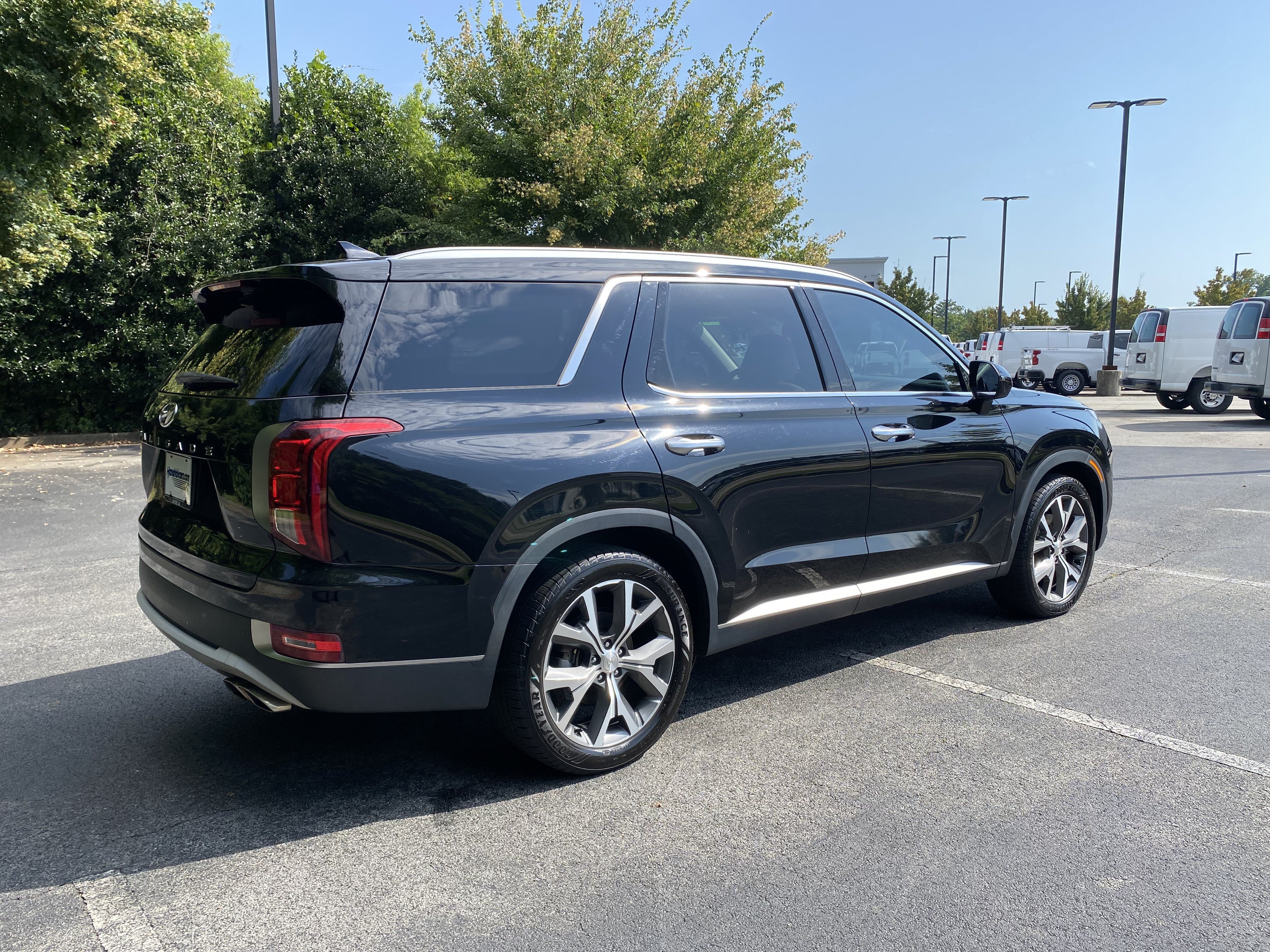 Used 2022 Hyundai Palisade SEL w/ Premium Package FWD image 9