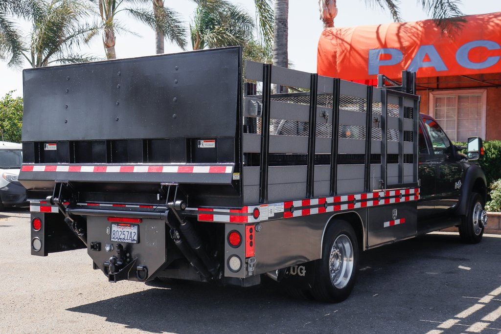 Used 2016 Ford F550 4x4 Crew Cab Super Duty w/ XLT Interior Package image 12