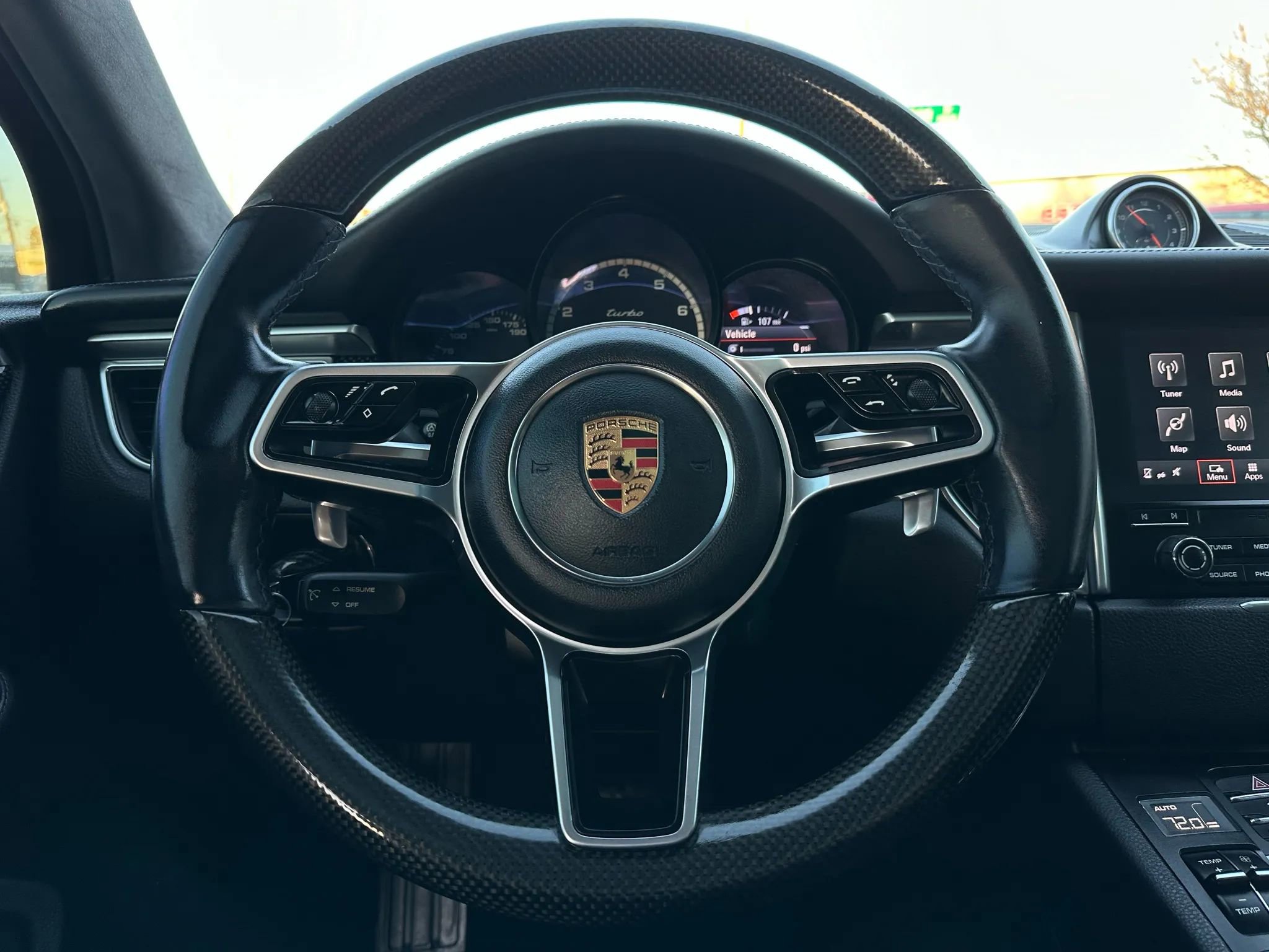 Used 2017 Porsche Macan Turbo image 32