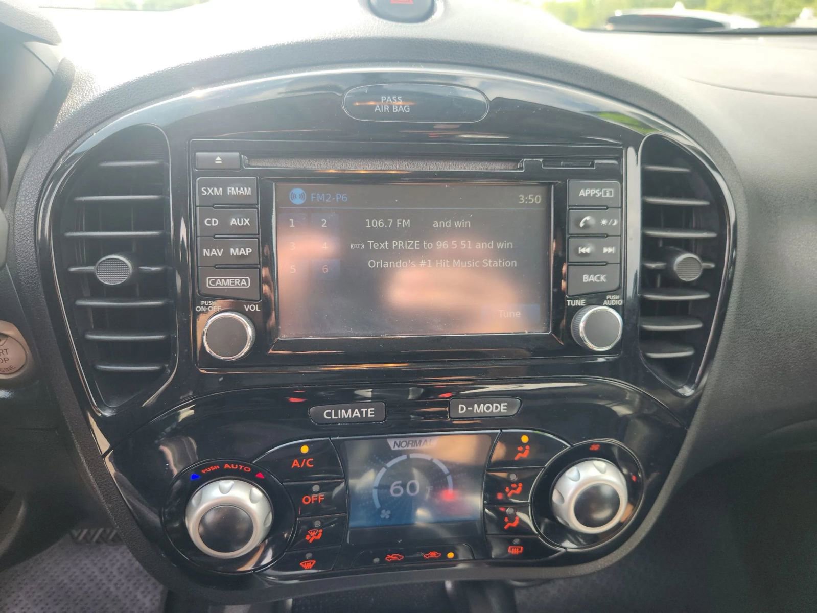 Used 2014 Nissan Juke SL w/ Sport Package FWD image 16