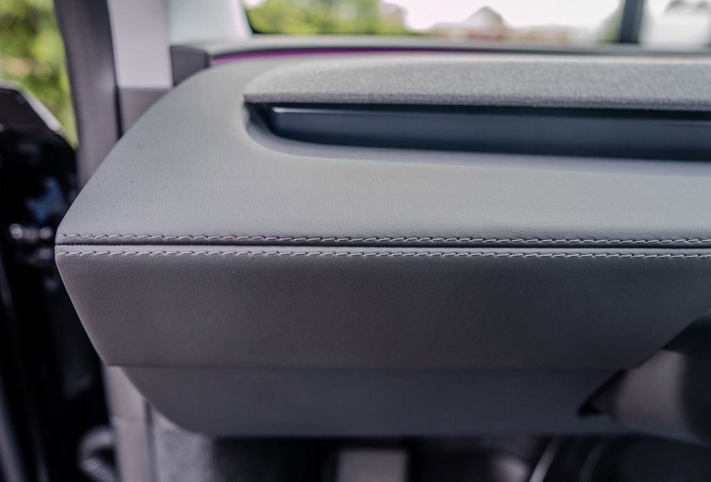 Used 2026 Tesla Model Y Long Range image 8