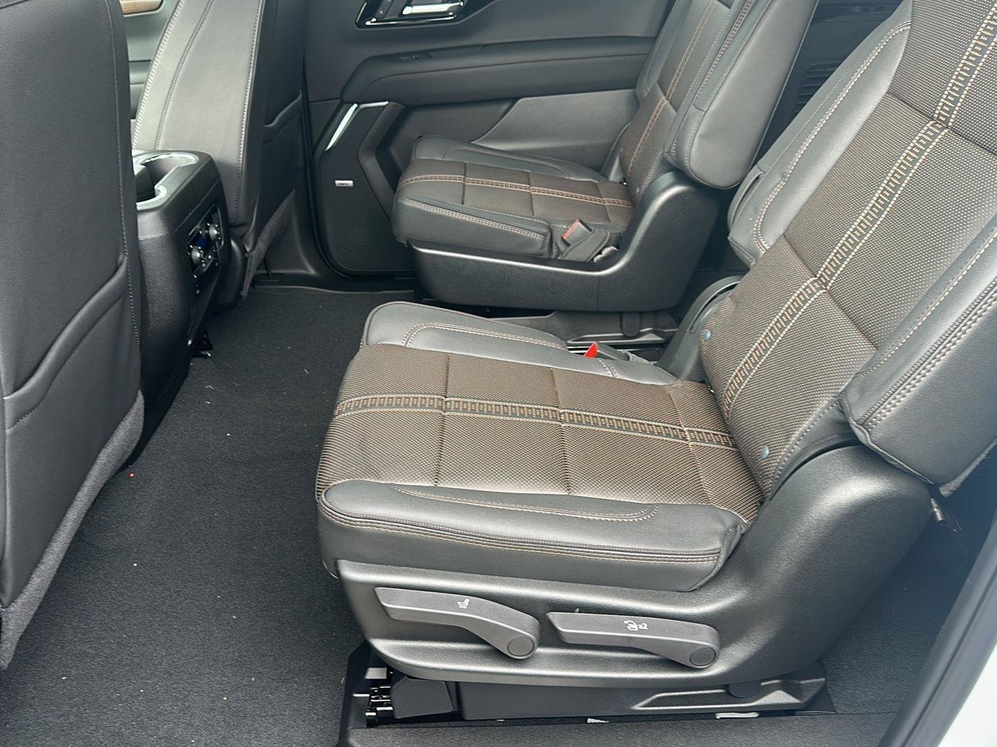 New 2026 Chevrolet Suburban High Country w/ Sun And Tow Package image 7