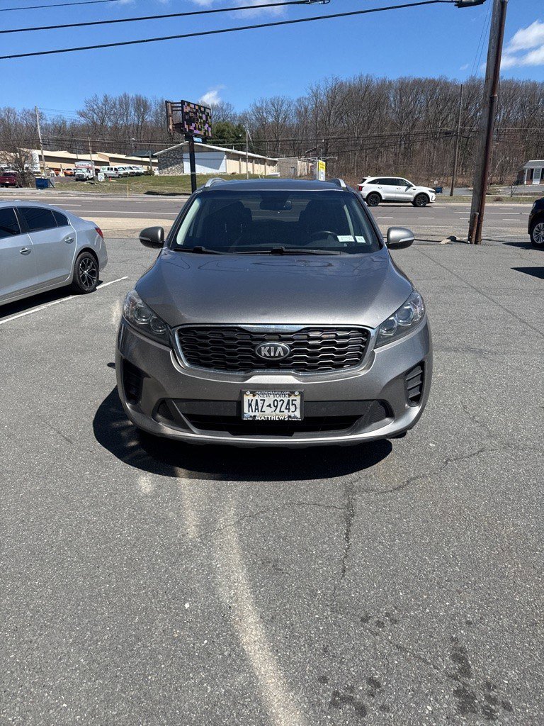 Used 2019 Kia Sorento LX w/ Option Group 020 AWD/4WD image 2