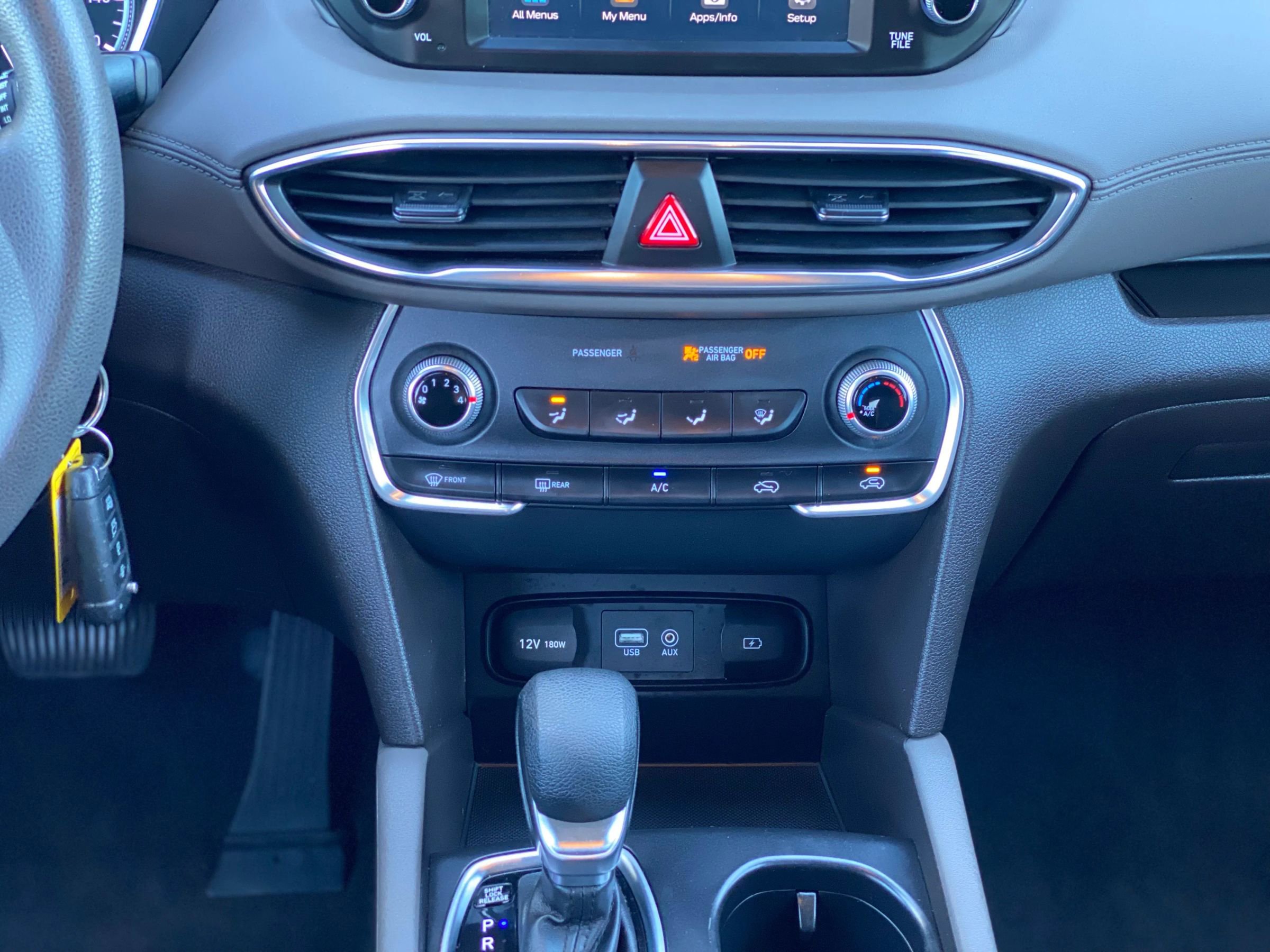 Used 2019 Hyundai Santa Fe SE image 28