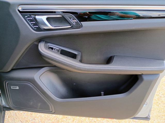 Used 2022 Porsche Macan AWD/4WD image 52
