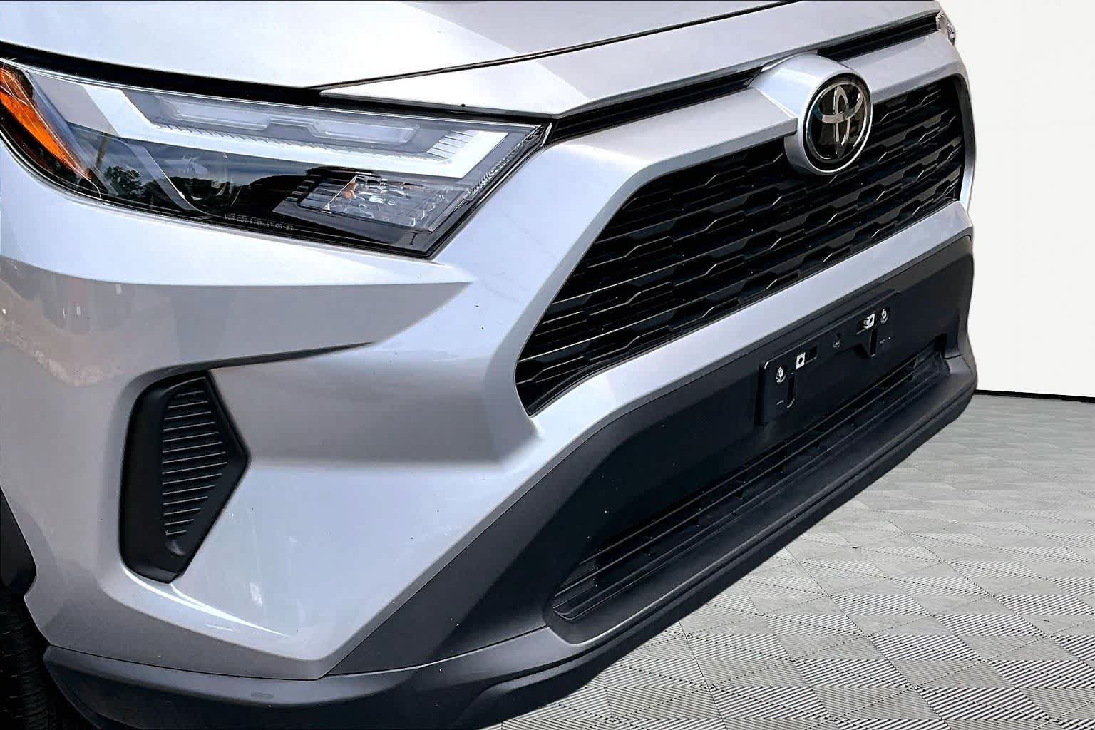 Certified 2025 Toyota RAV4 LE AWD/4WD image 30