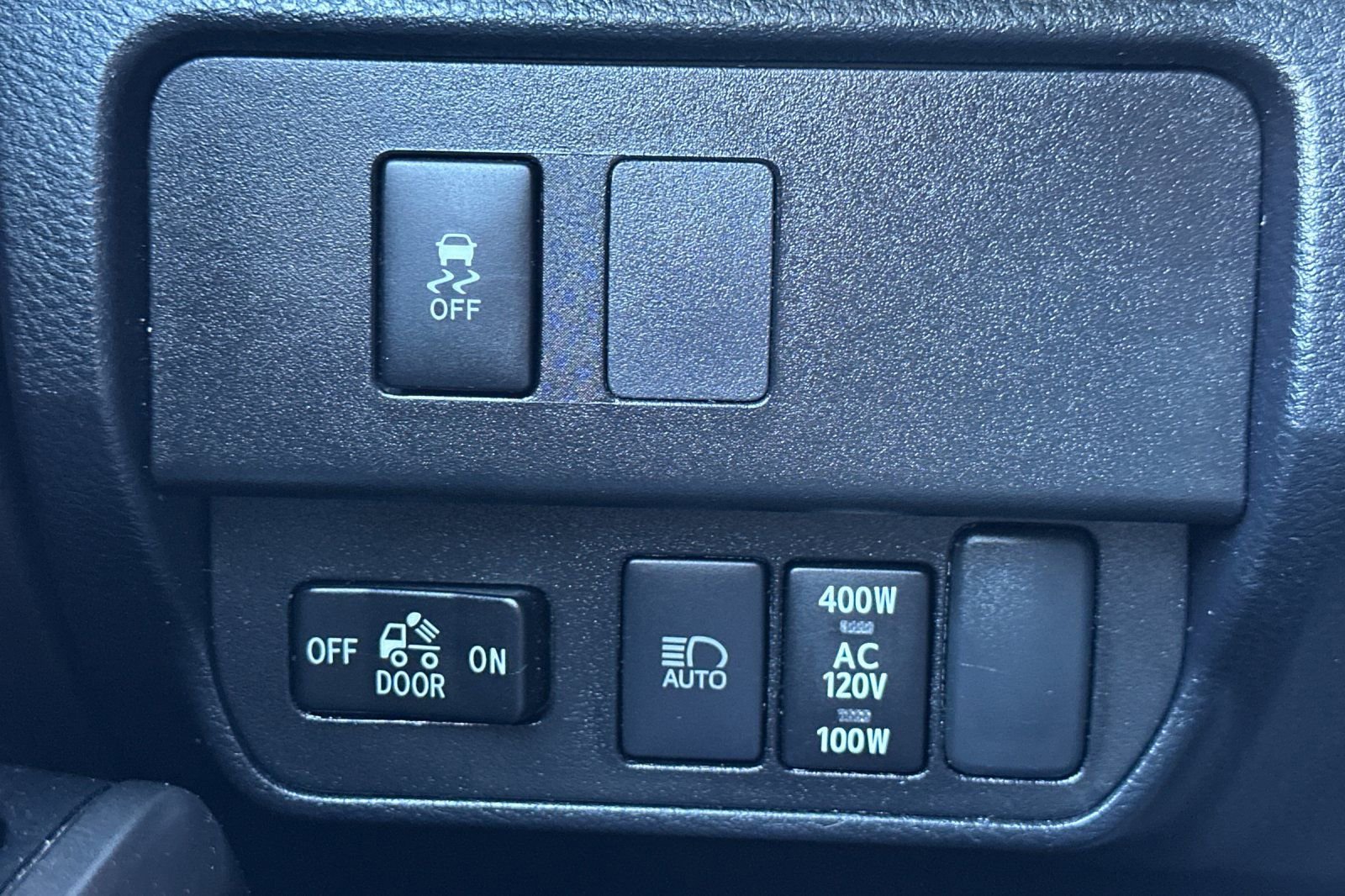 Used 2023 Toyota Tacoma TRD Sport w/ Black Out Package (TMS) image 34