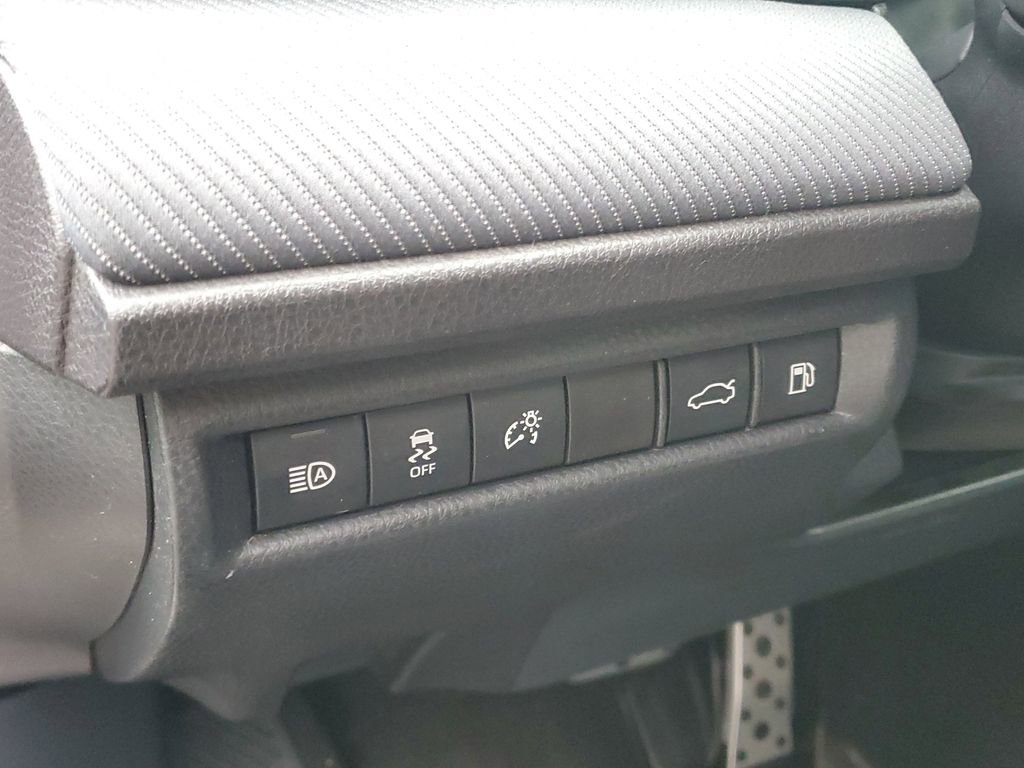 Used 2025 Toyota Camry SE image 14