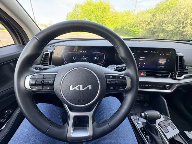 Certified 2025 Kia Sportage EX AWD/4WD image 13