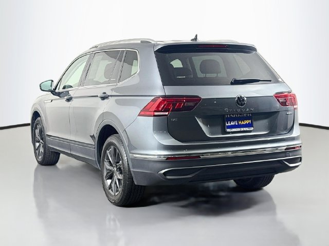 Certified 2023 Volkswagen Tiguan SE w/ Panoramic Sunroof Package AWD/4WD image 5