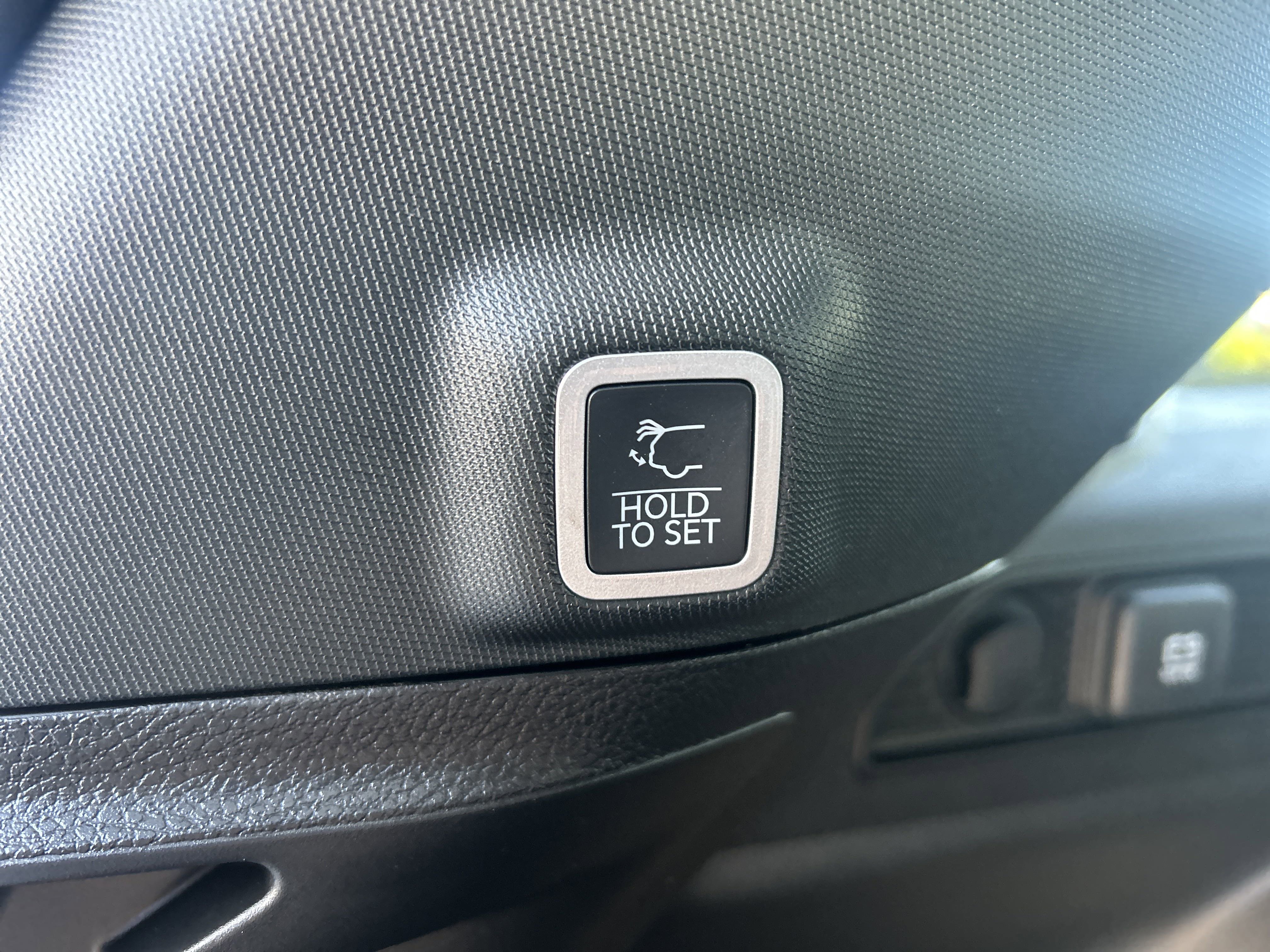 New 2025 Jeep Grand Cherokee Laredo image 8