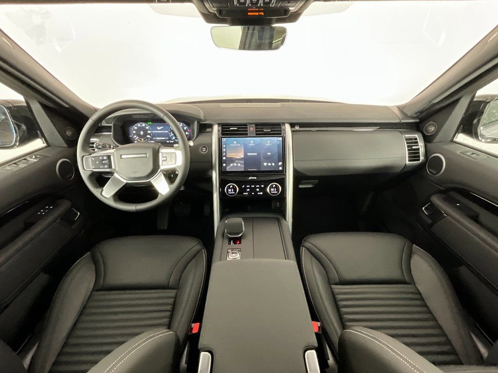 New 2026 Land Rover Discovery S AWD/4WD image 4