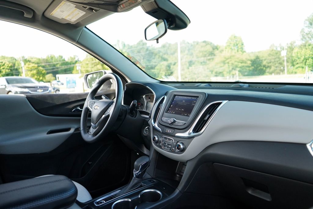 Used 2024 Chevrolet Equinox LT w/ Driver Convenience Package AWD/4WD image 14