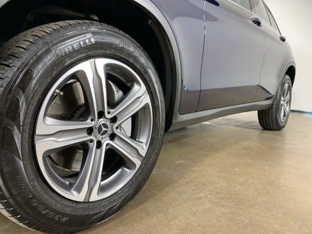Used 2019 Mercedes-Benz GLC 300 4MATIC image 2