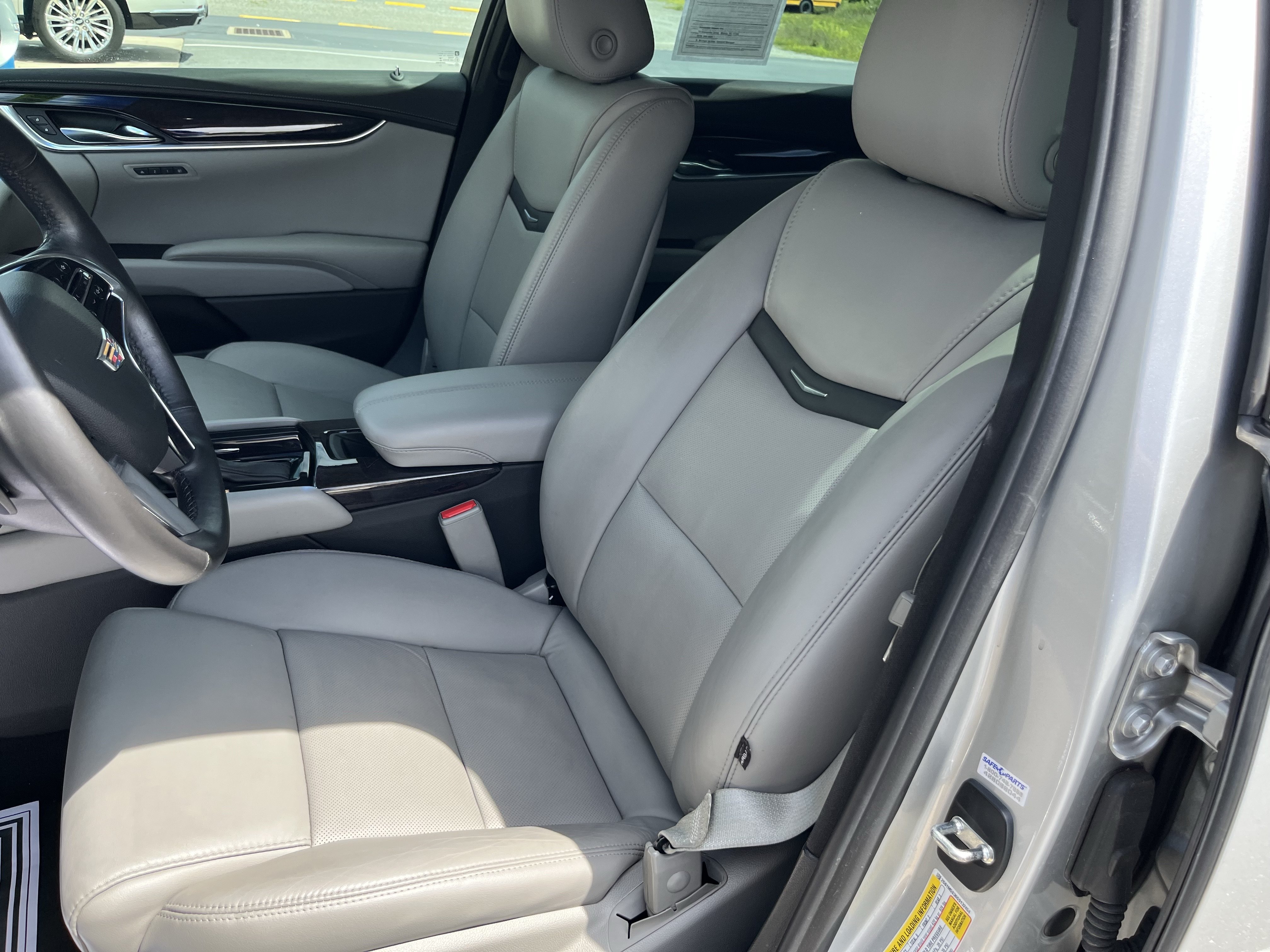 Used 2016 Cadillac XTS Luxury w/ Driver Awareness Package FWD image 15
