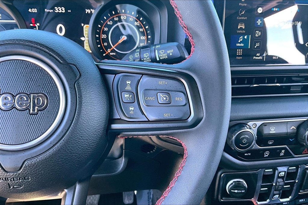 Used 2024 Jeep Wrangler Unlimited Rubicon AWD/4WD image 19