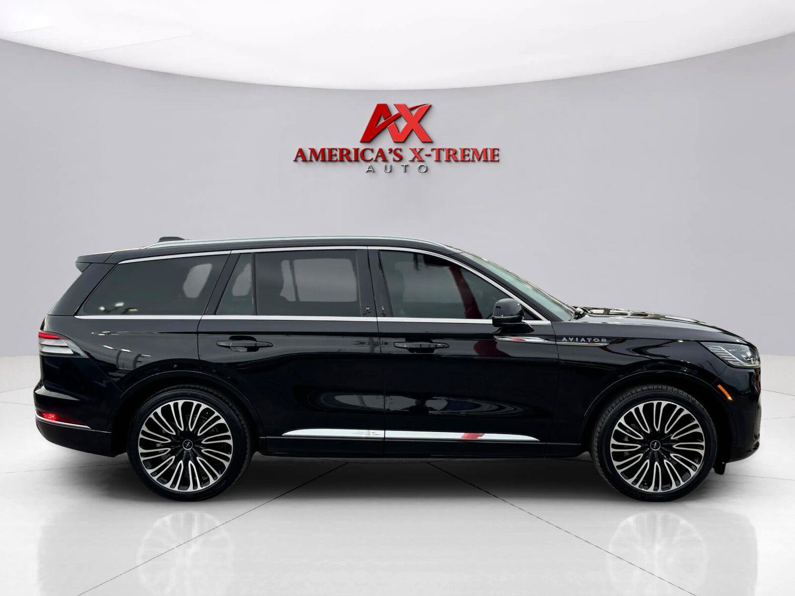 Used 2025 Lincoln Aviator Black Label AWD/4WD image 7