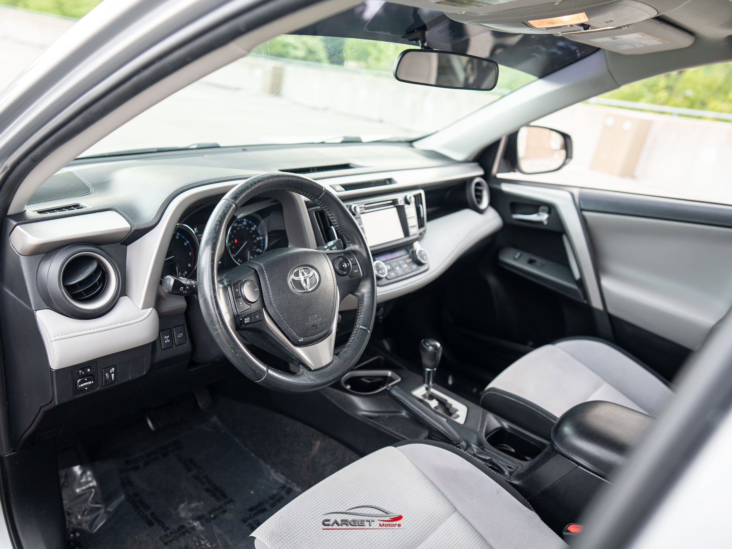 Used 2016 Toyota RAV4 XLE AWD/4WD image 12