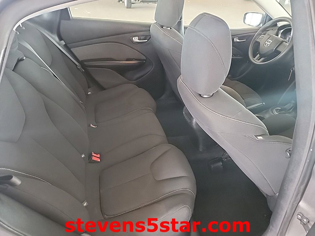 Used 2013 Dodge Dart SXT FWD image 7