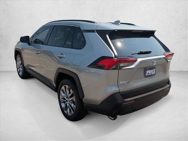 Used 2020 Toyota RAV4 XLE Premium FWD image 7