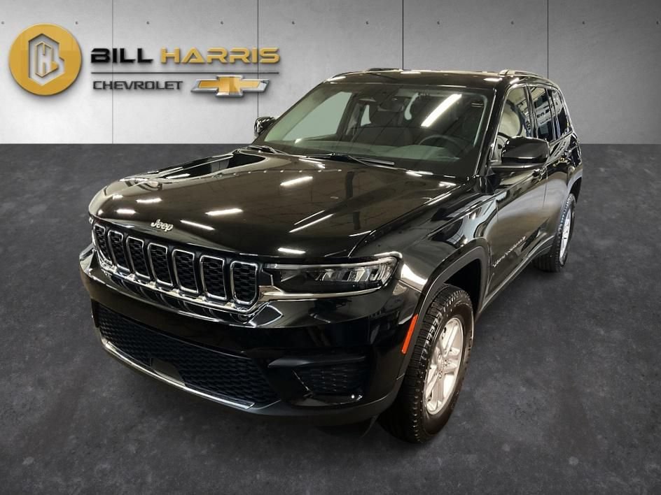 Used 2023 Jeep Grand Cherokee Laredo