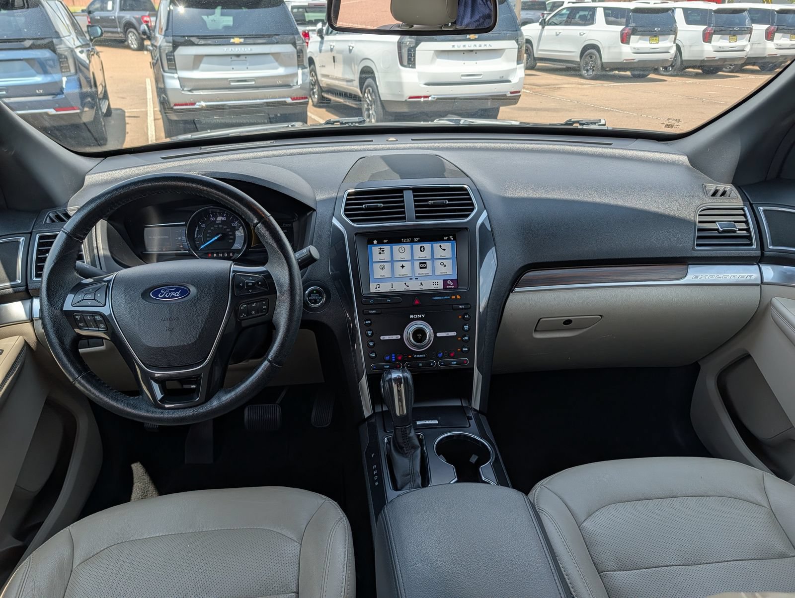 Used 2019 Ford Explorer Limited w/ Ford Safe & Smart Package FWD image 13