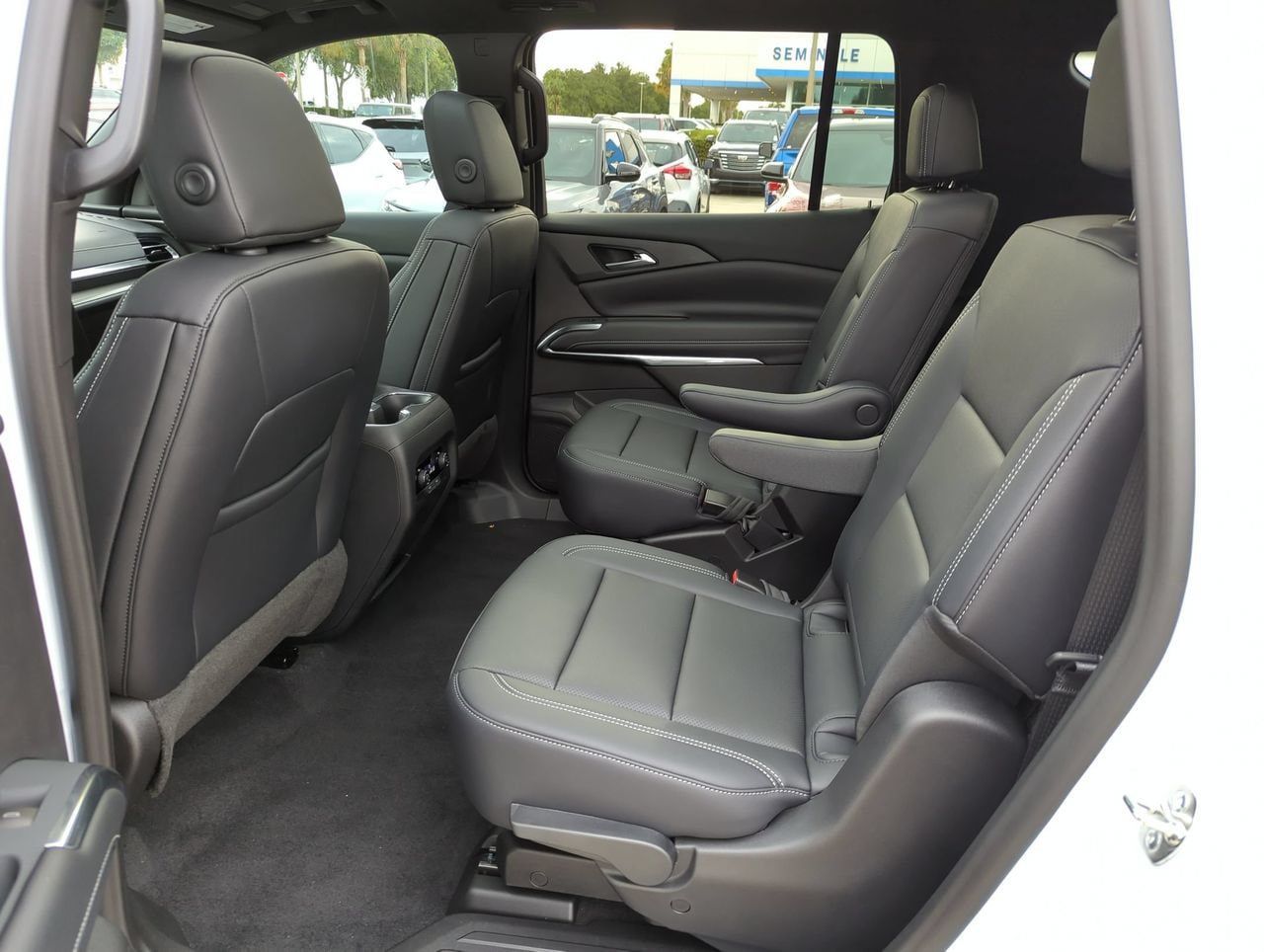 New 2027 Chevrolet Traverse LT w/ Sun and Wheel Package FWD image 21