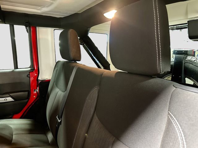 Used 2015 Jeep Wrangler Unlimited Sahara AWD/4WD image 22