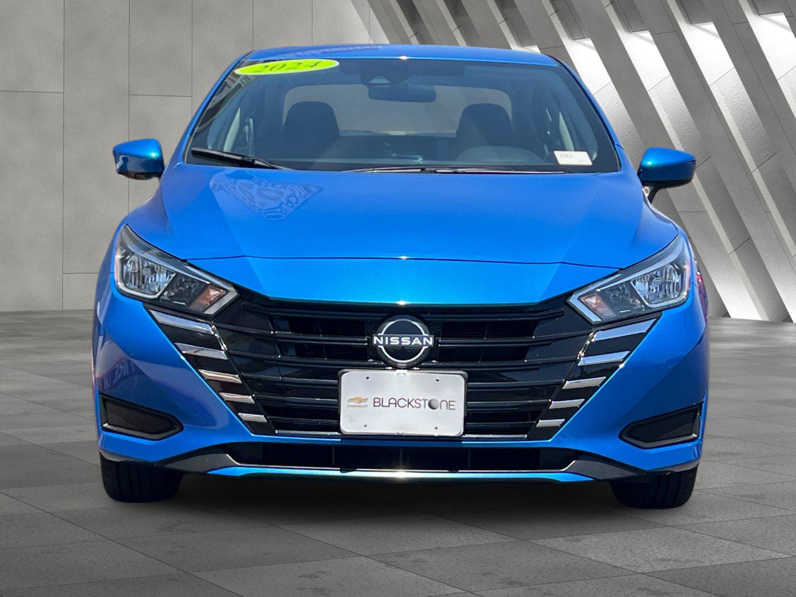 Used 2024 Nissan Versa SV FWD image 9