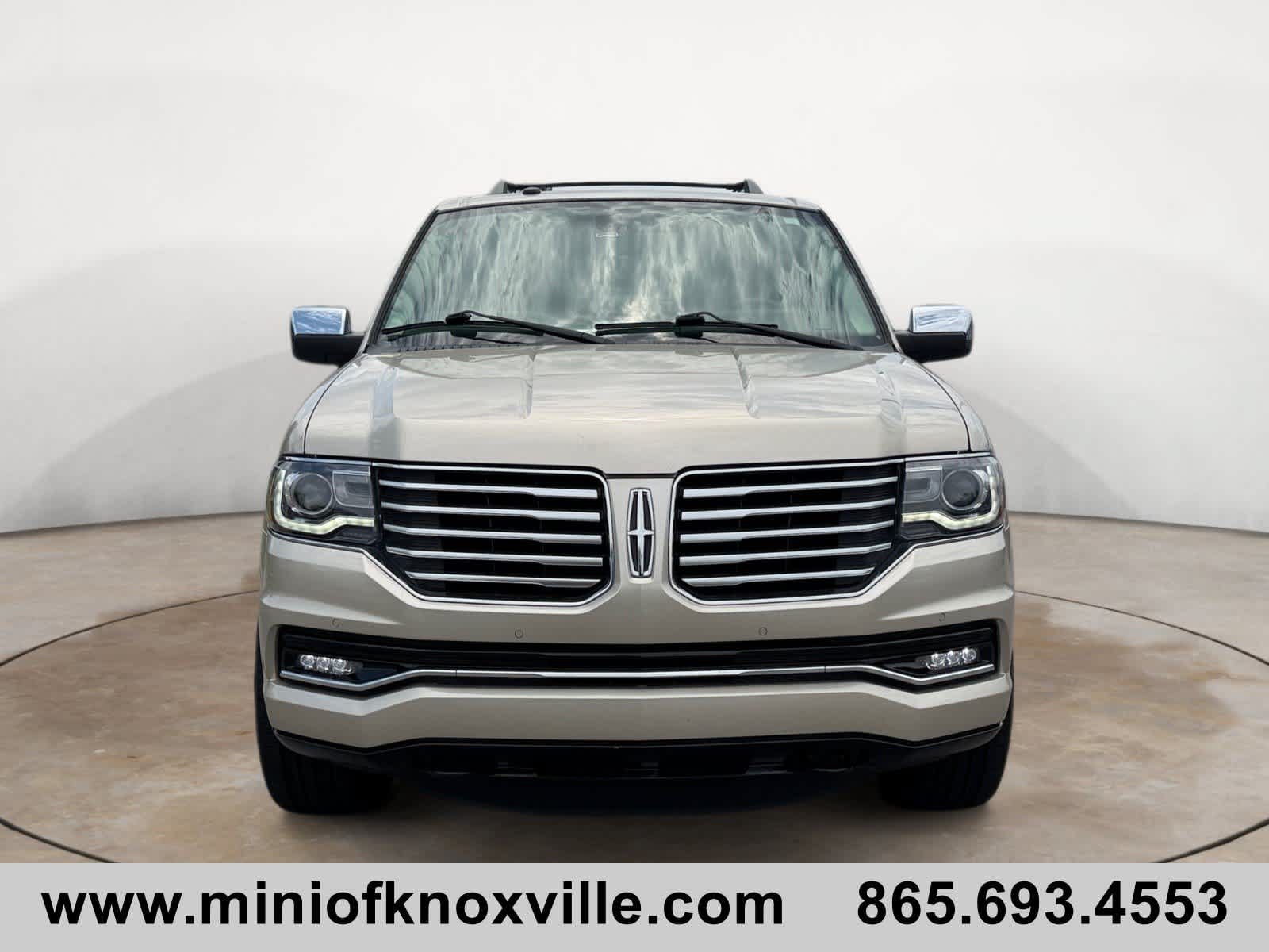 Used 2017 Lincoln Navigator Reserve AWD/4WD image 8