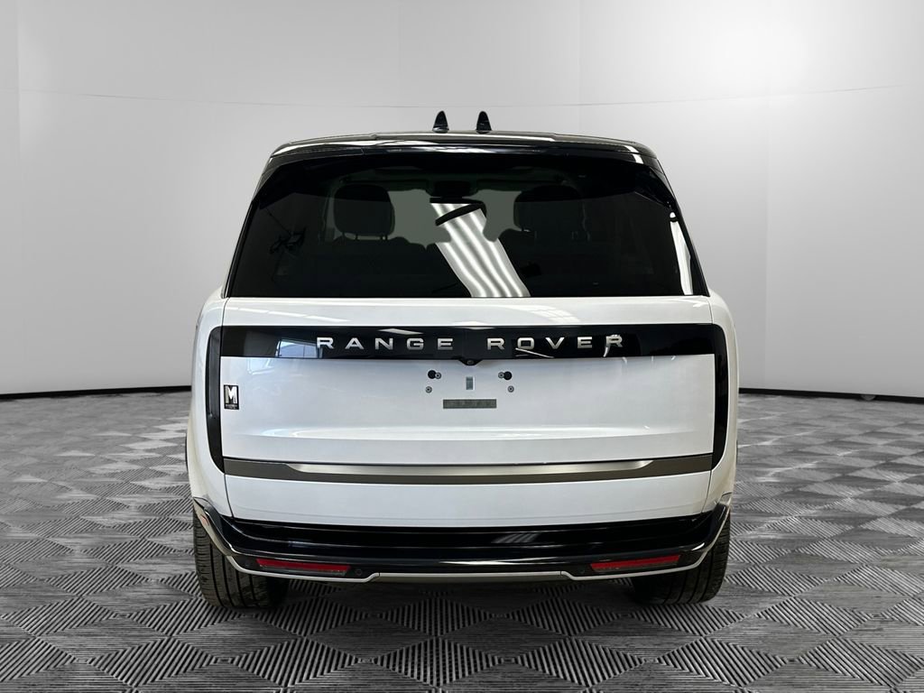 Used 2024 Land Rover Range Rover Long Wheelbase SE image 4
