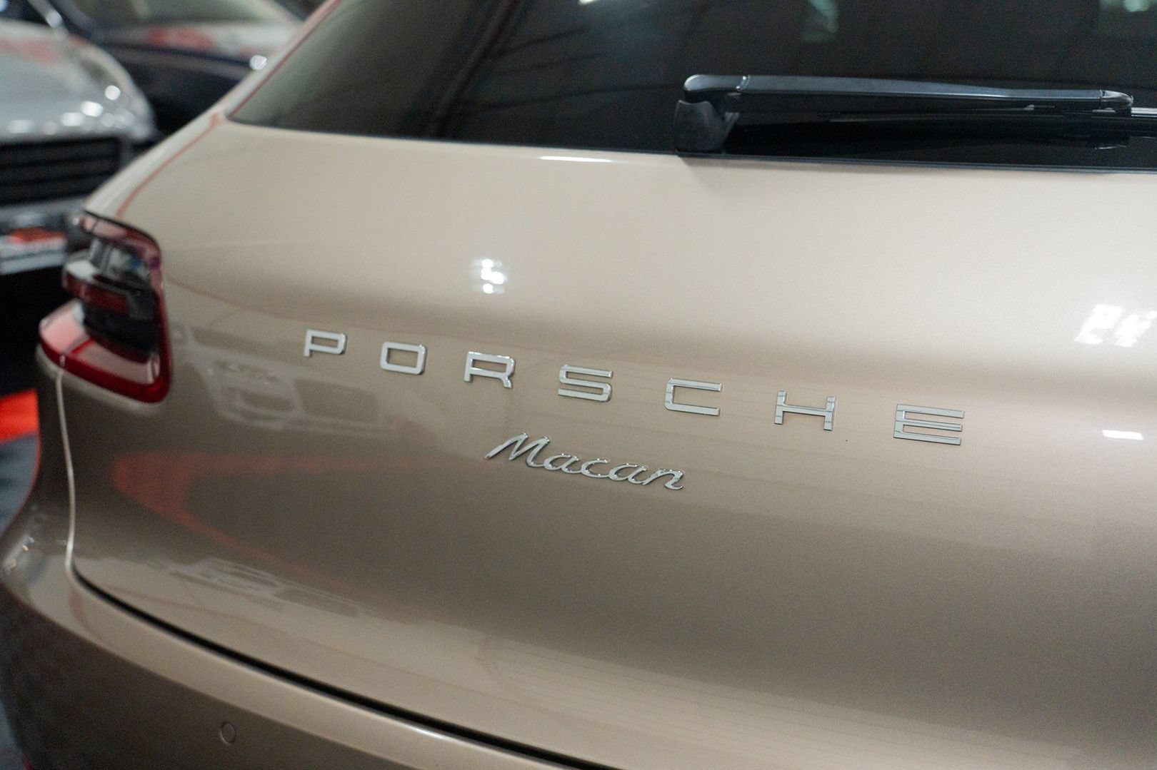 Used 2017 Porsche Macan AWD/4WD image 9