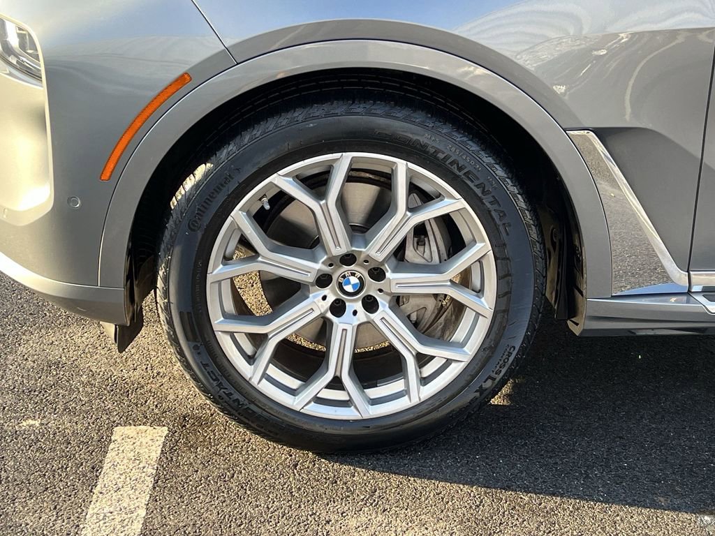 Certified 2024 BMW X7 xDrive40i image 10