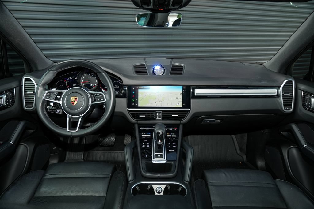 Certified 2023 Porsche Cayenne Platinum Edition AWD/4WD image 27