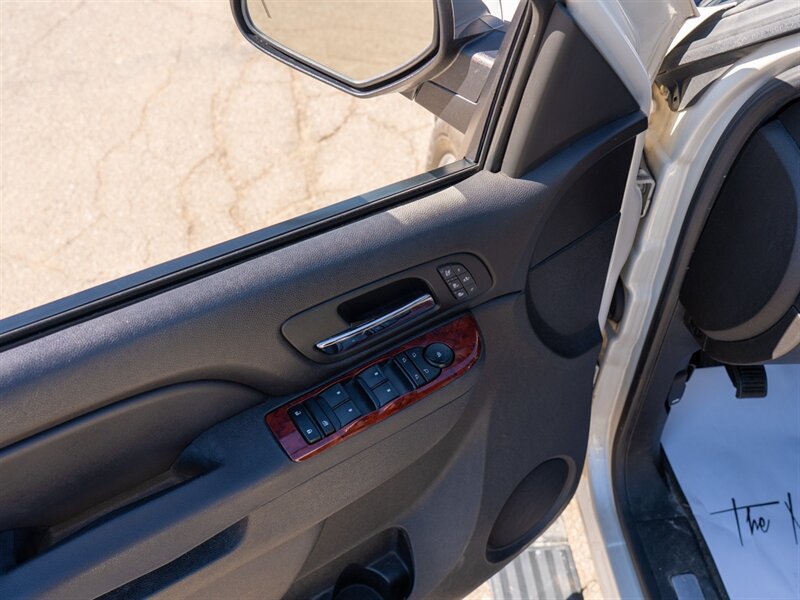 Used 2013 Chevrolet Suburban LTZ AWD/4WD image 16