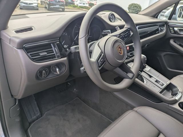 Used 2026 Porsche Macan AWD/4WD image 14