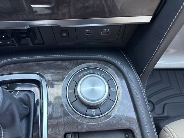 Used 2024 Nissan Armada Platinum w/ Captain's Chairs Package image 25