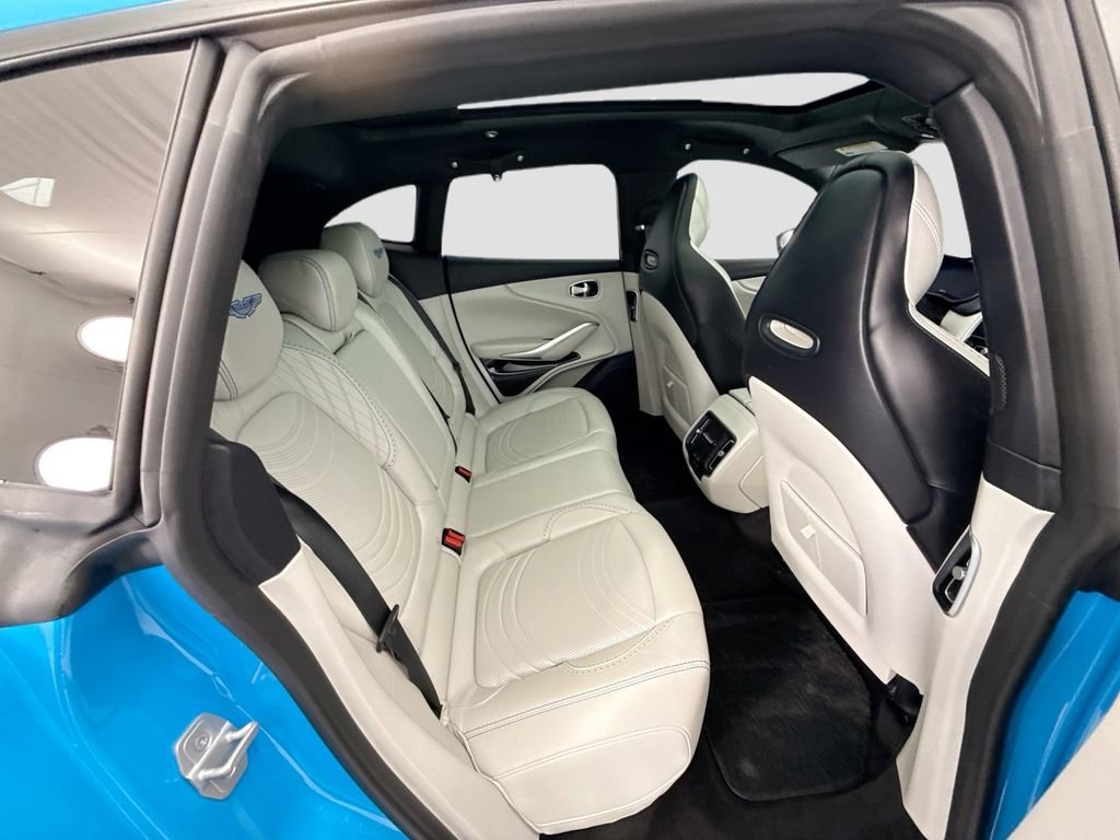 Used 2022 Aston Martin DBX image 21