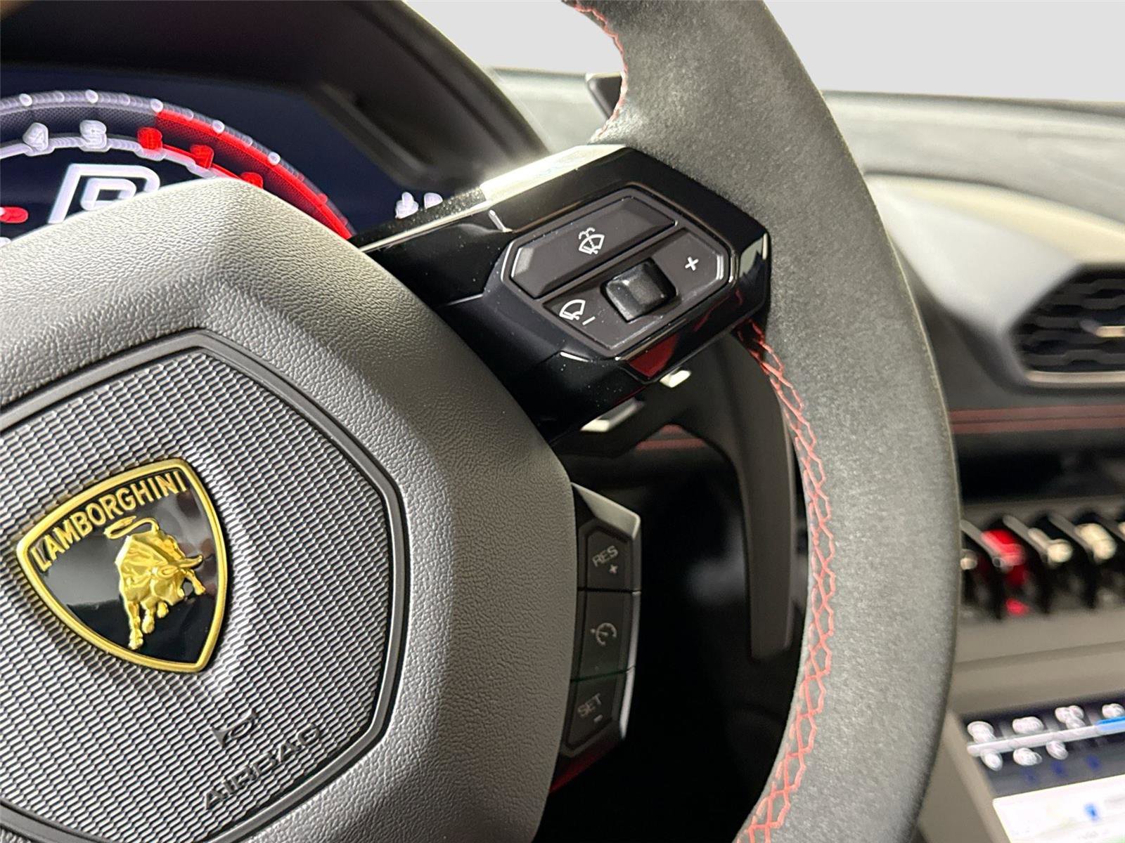 Used 2022 Lamborghini Huracan STO RWD image 25