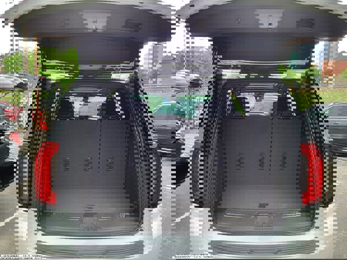 Used 2023 GMC Yukon Denali w/ Max Trailering Package image 14