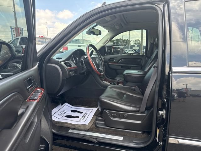 Used 2011 Cadillac Escalade Premium AWD/4WD image 10