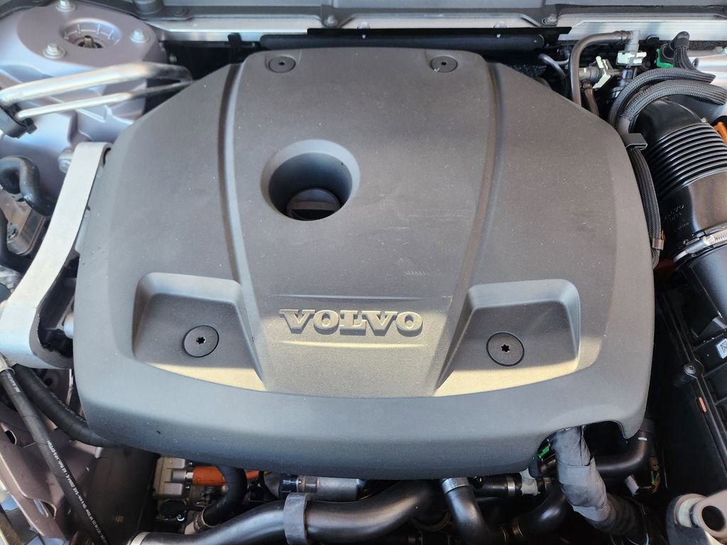 New 2026 Volvo XC60 T8 Plus w/ Protection Package Premier image 19