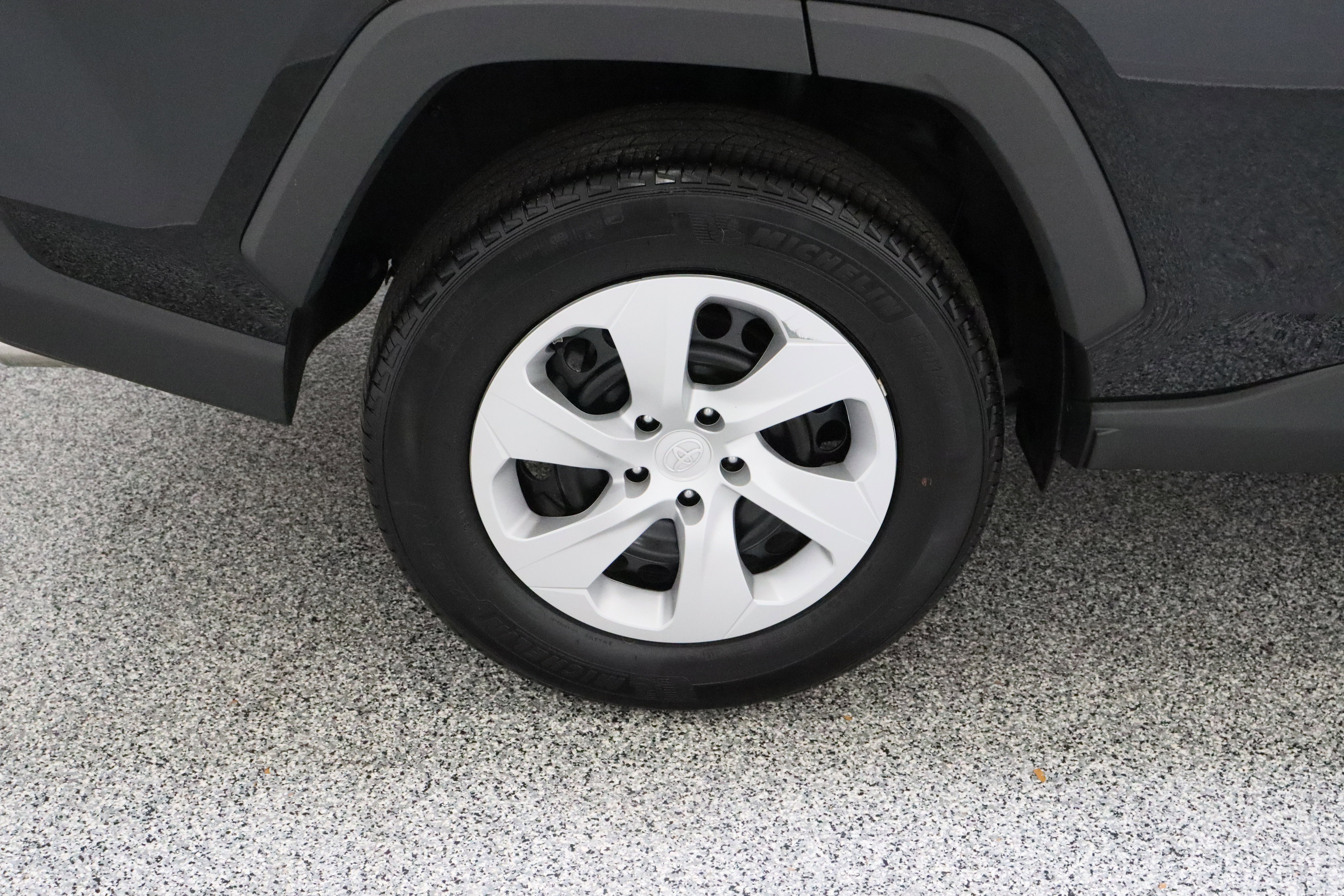 Used 2025 Toyota RAV4 LE FWD image 6