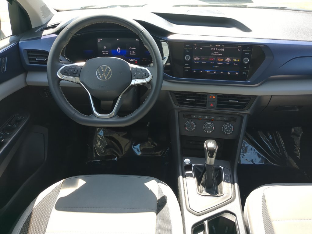 Certified 2022 Volkswagen Taos SE FWD image 14