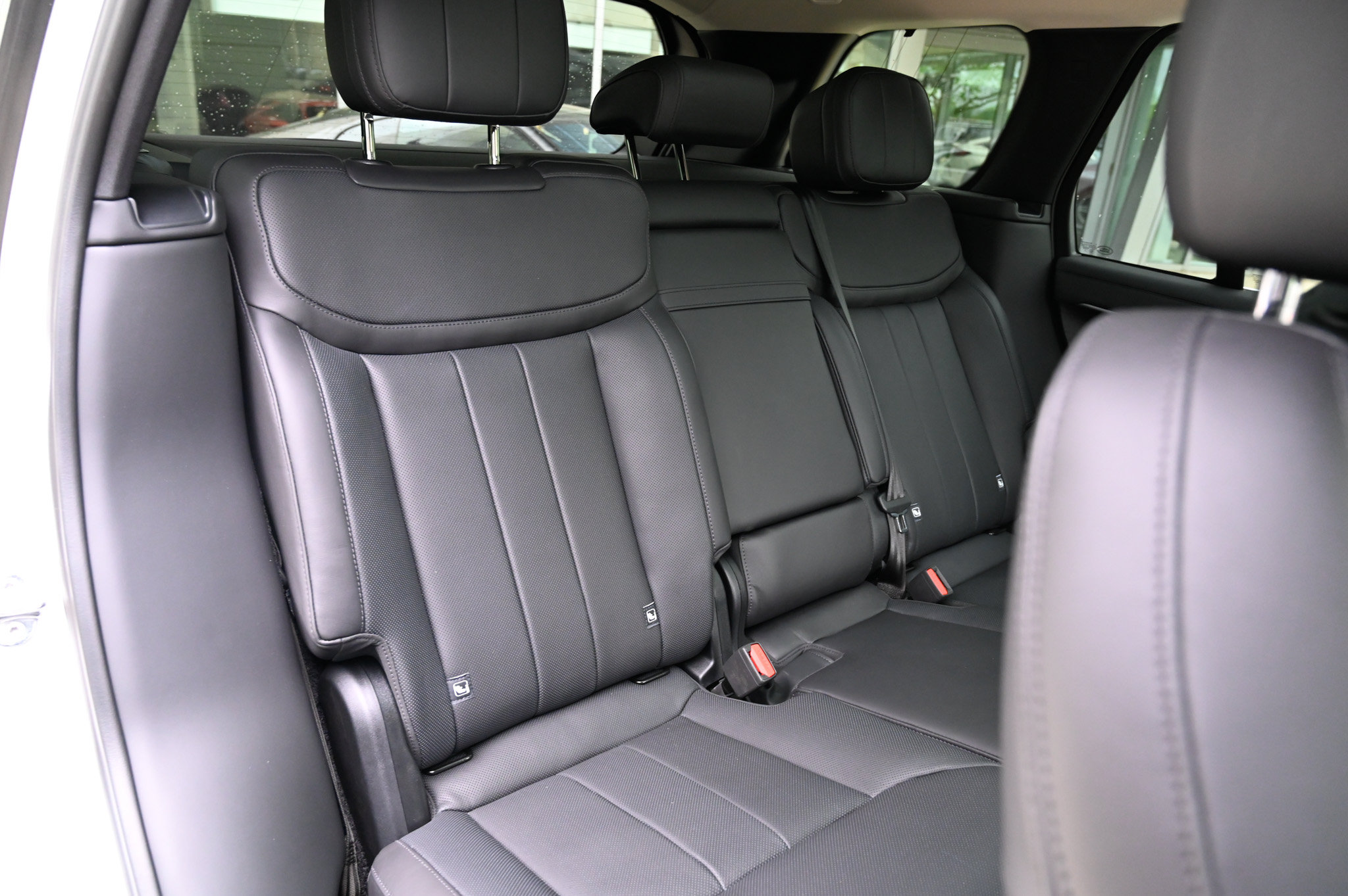 Used 2025 Land Rover Range Rover SE AWD/4WD image 49