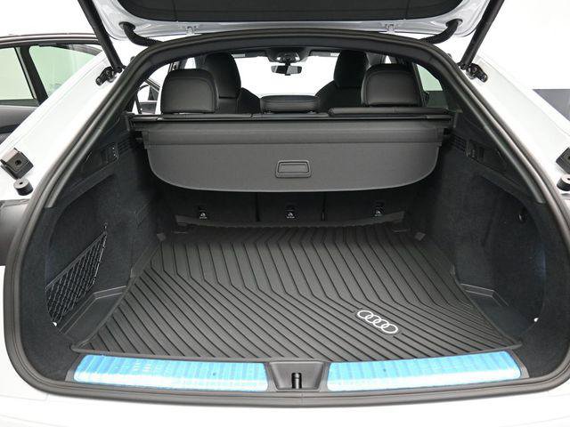 New 2026 Audi SQ5 Prestige image 12