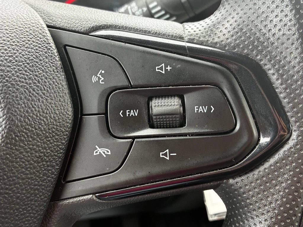 Used 2024 Chevrolet Trax LS w/ LS Convenience Package FWD image 12
