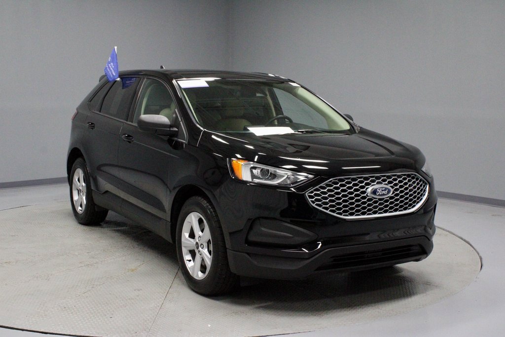 Certified 2024 Ford Edge SE