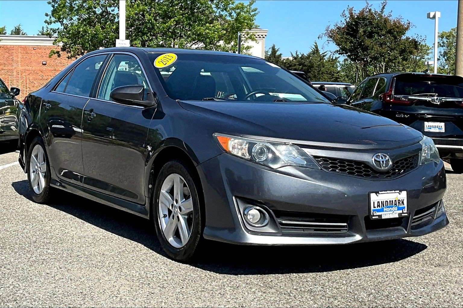 Used 2013 Toyota Camry SE FWD image 11