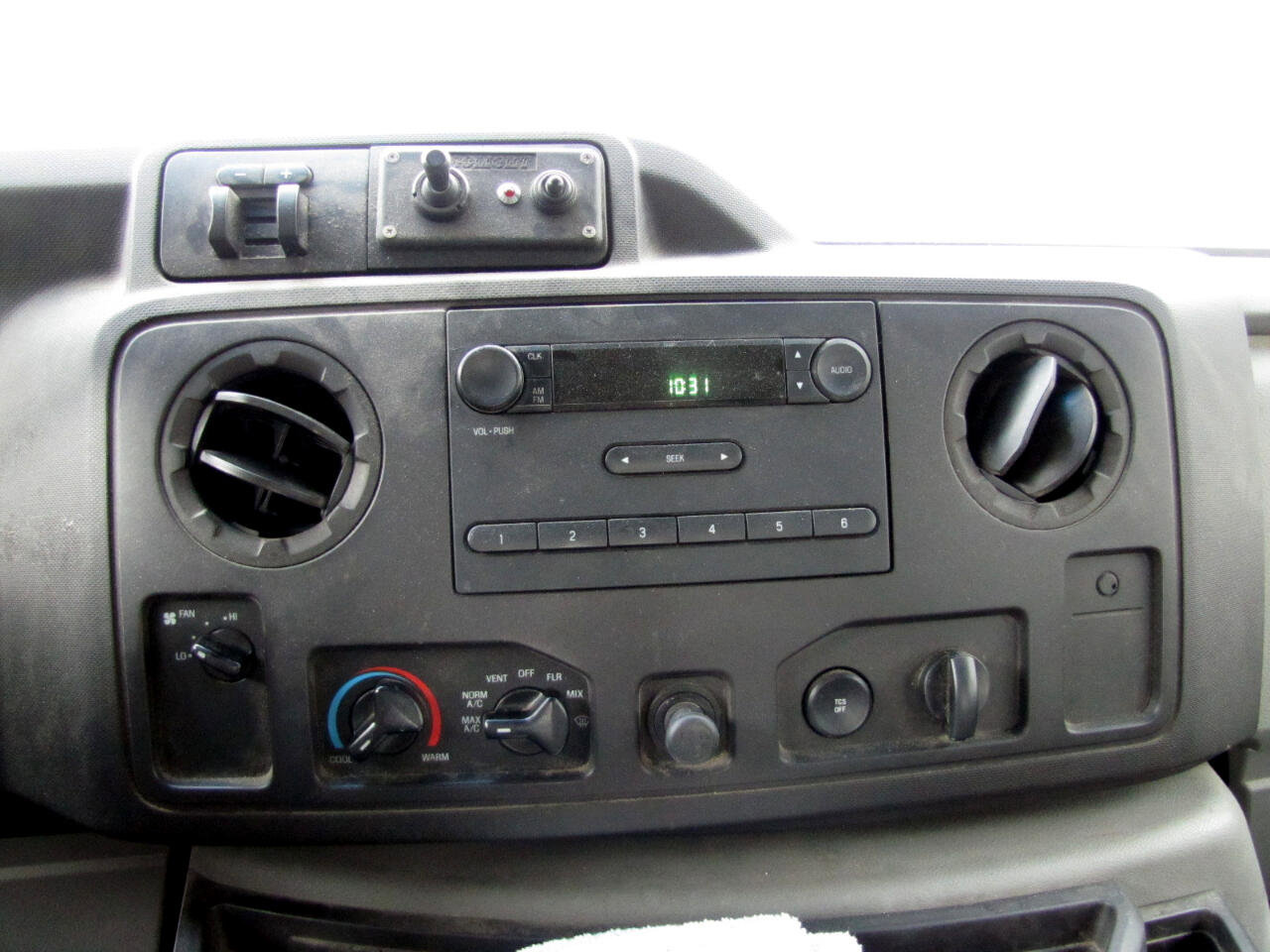 Used 2011 Ford E-250 and Econoline 250 w/ PWR Group image 10
